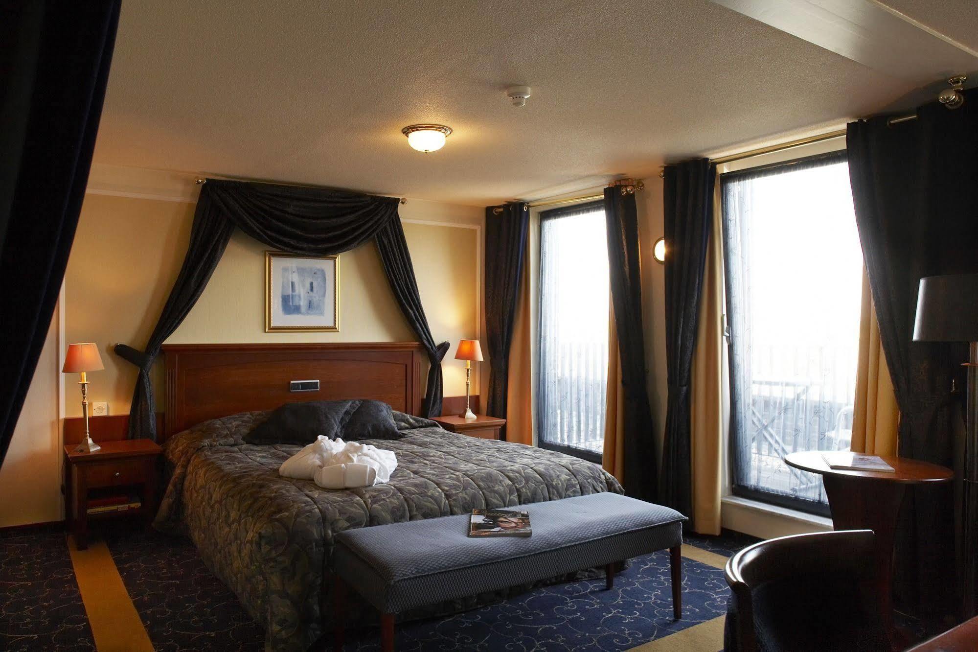 Amrath Grand Hotel De L'Empereur Μάαστριχτ Δωμάτιο φωτογραφία